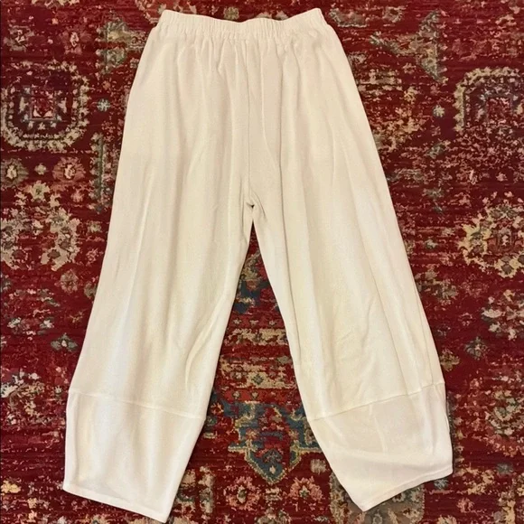 White Wide-Leg Pants - Picture 3 of 4